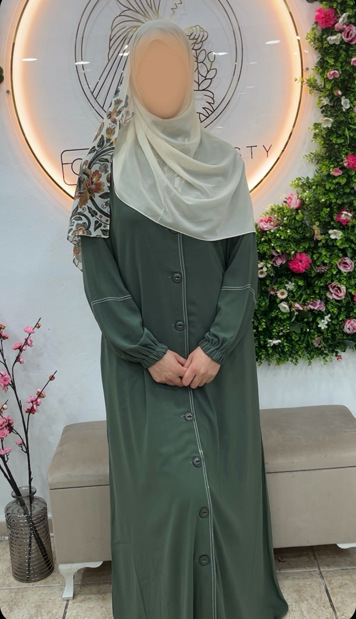 Abaya Radia