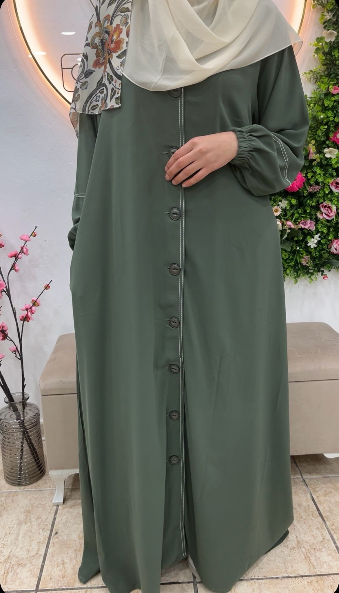 Abaya Radia