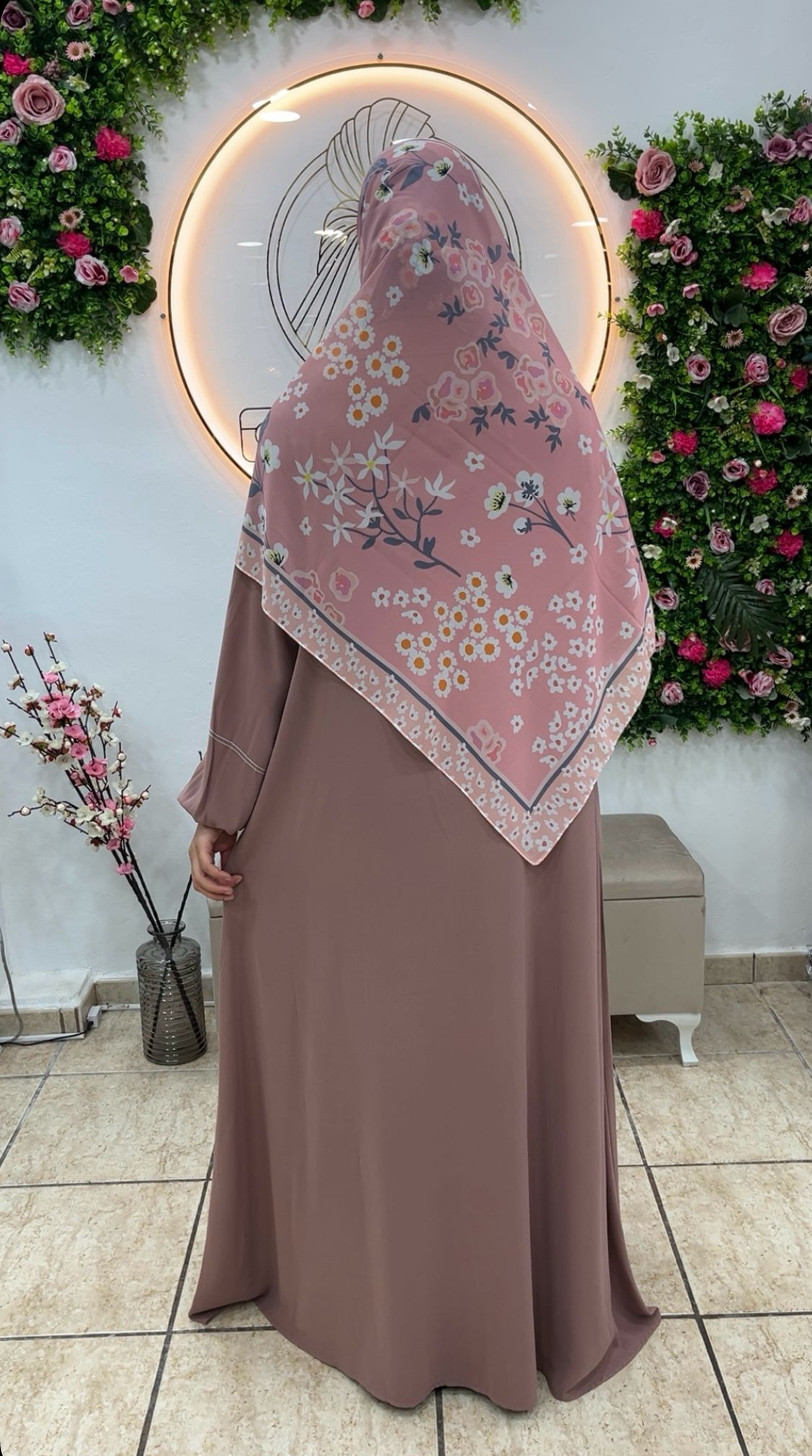 Abaya Radia