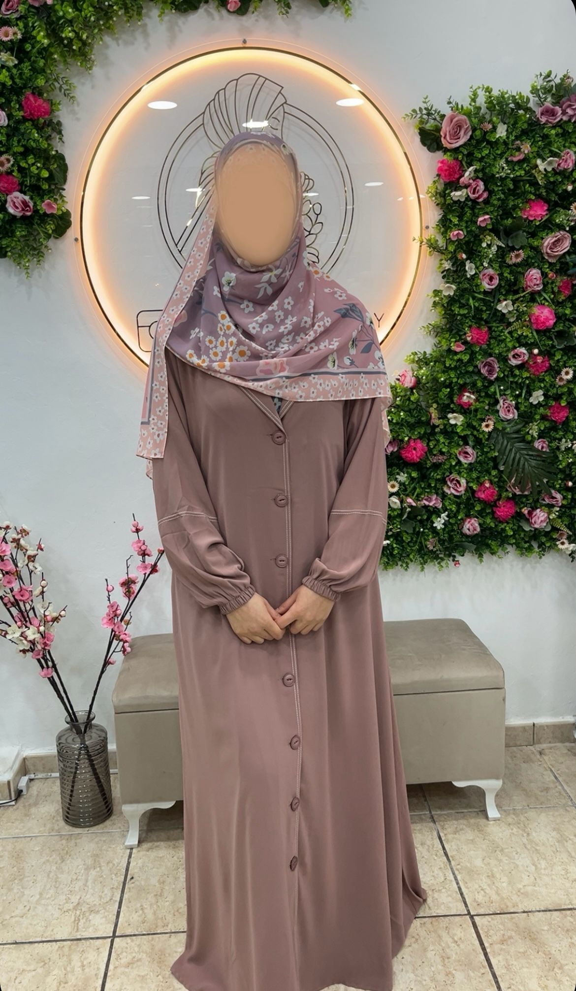 Abaya Radia