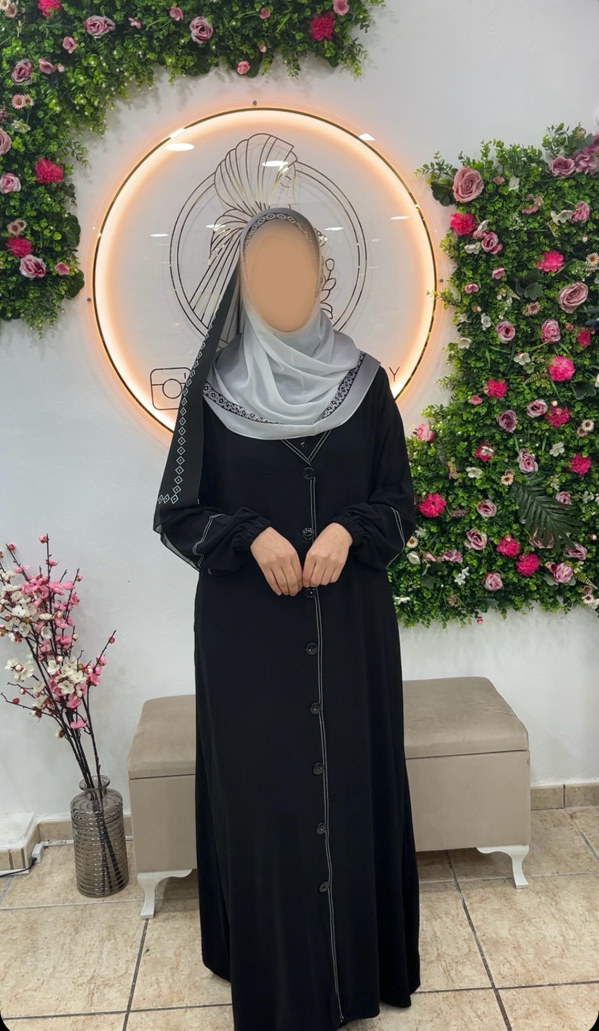 Abaya Radia