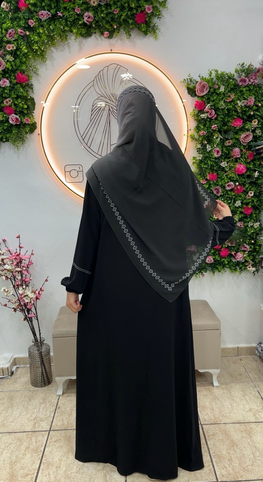Abaya Radia